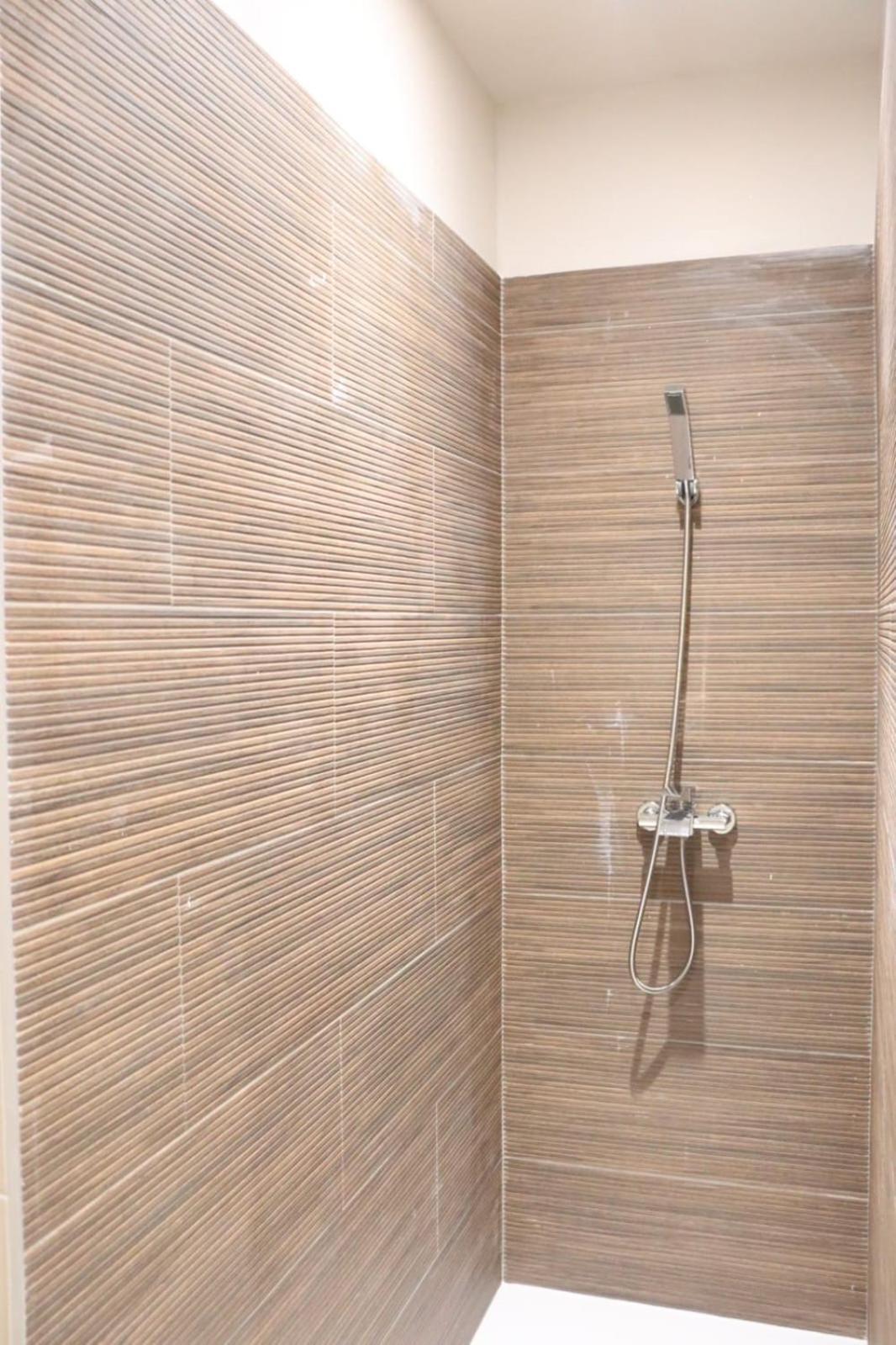 Loveroom Japon Avec Balneotherapie Toulon Exterior photo